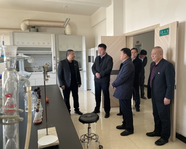 酒泉市政府黨組成員、副市長哈里別克來敦煌種業(yè)調(diào)研指導工作